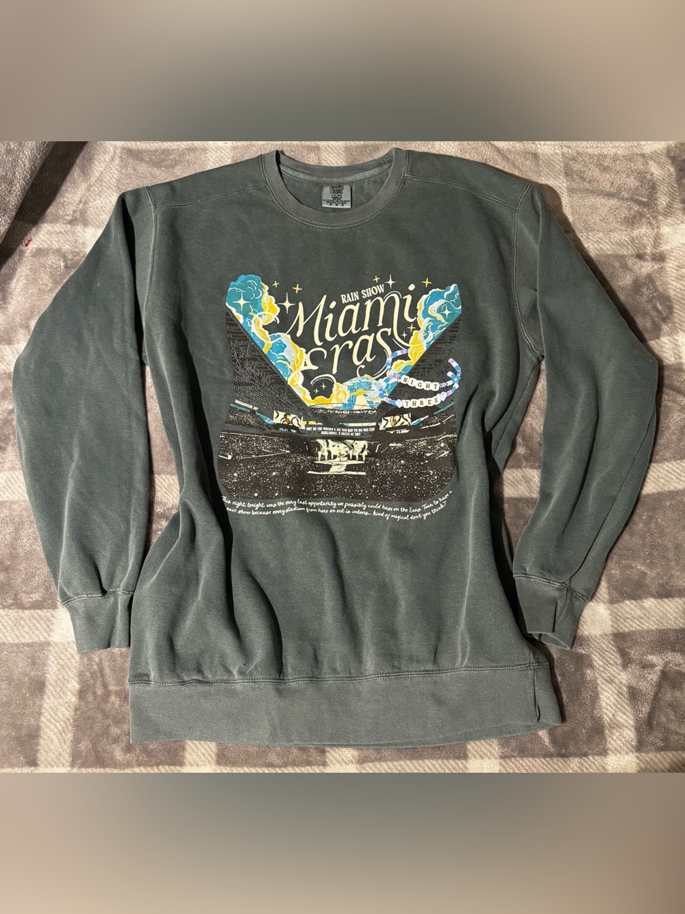 Taylor Swift Eras Tour Miami Night 3 Rain Show Crewneck Sweatshirt Medium Green